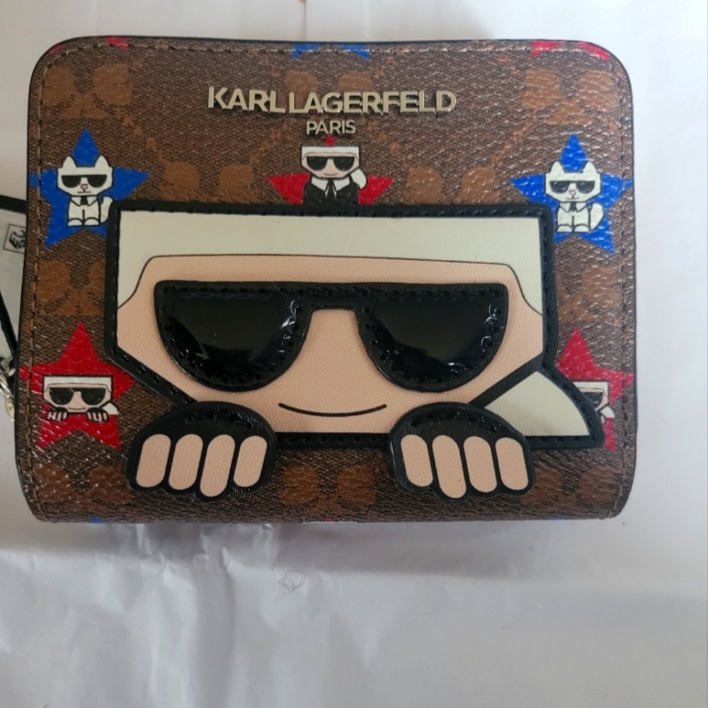 Peeking Karl Lagerfeld Wallet